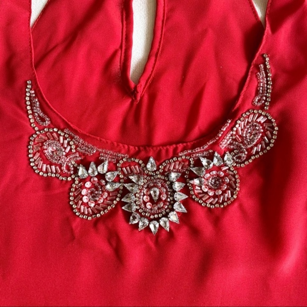 Angie Sleeveless Blouse Red Jewel Neck Sz M - Picture 4 of 7